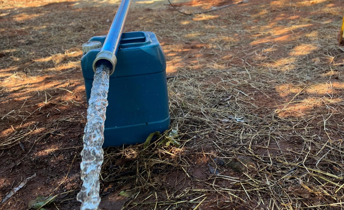 Novo Poço Artesiano Leva Água Potável à Comunidade da Estrada Quester 