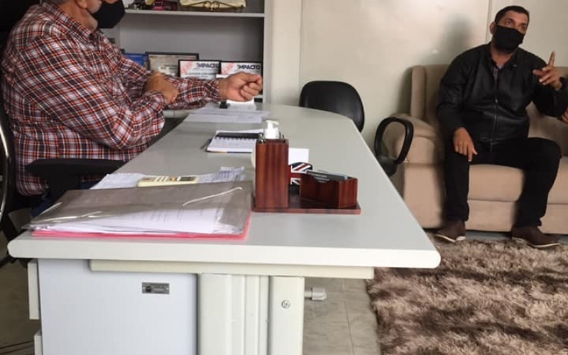 Na manhã desta sexta-feira, (16), o Prefeito Claudenir Gervasone recebeu representante de Associação