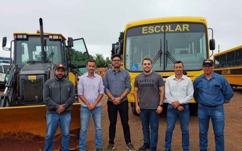 Entrega de um Ônibus e de uma Retroescavadeira pelo Deputado Federal Felipe Francischini